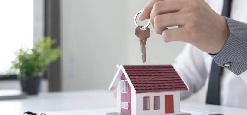 Loan officer guiding applicant for first home buyer loan